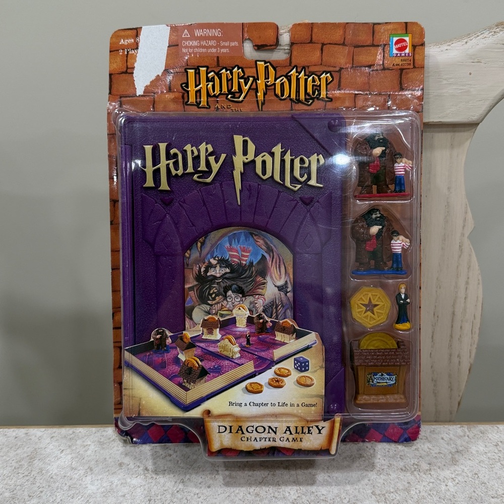 BNIP 1999 HARRY POTTER “DIAGON ALLEY” CHAPTER GAME HIGHLY COLLECTIBLE TOY